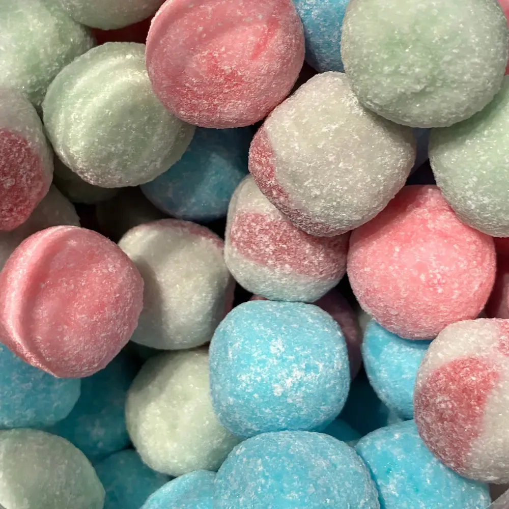 Temmerman bustling balls, crunchy sweets with a sour centre, in a mix of four flavours