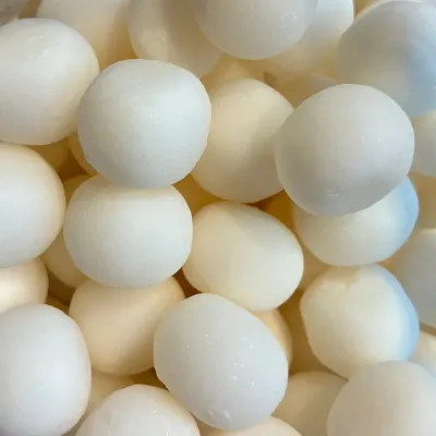 Temmerman peppermint, white hard boiled mint balls with a clear, long-lasting mint flavour