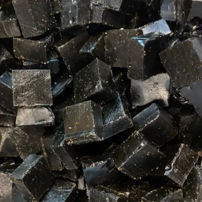 Jujube de Temmerman, goma dura de regaliz negro en cuadrados irregulares, colada y rota a mano