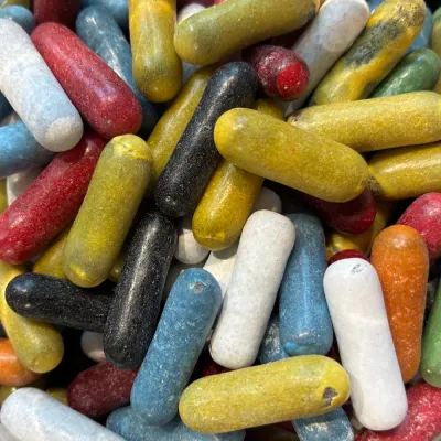 Kattepietjes van Temmerman, hardgekookte dropstaafjes in zeven kleuren, een Gentse huisklassieker