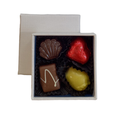 Chocolate box 4  pieces