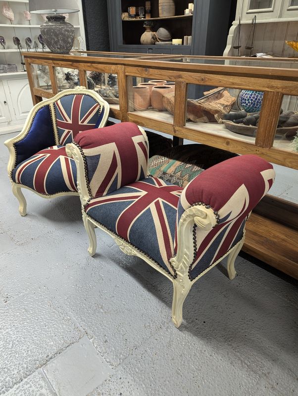 Oud Engelse Barok Stoel met Union Jack Poef – Eyecatcher met Britse Flair