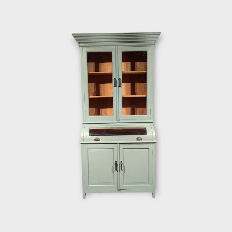 Teakhouten smalle grutterskast met vitrine – landelijke buffetkast met bolglas exclusief te verkrijgen bij woonwinkel ff iets anders in Goirle of bestel online, snelle levering door heel de Benelux!