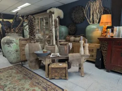 You will find unique home accessories and country decorations in our showroom in Brabant.