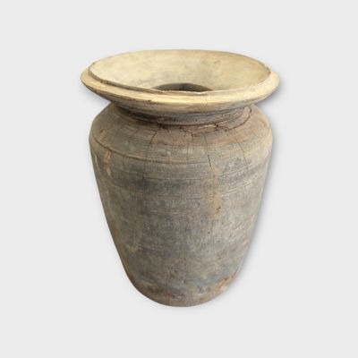 Smalle Nepalese pot aardewerk – Handgemaakte kruik 41 cm Smalle Nepalese pot aardewerk – Handgemaakte kruik 41 cm