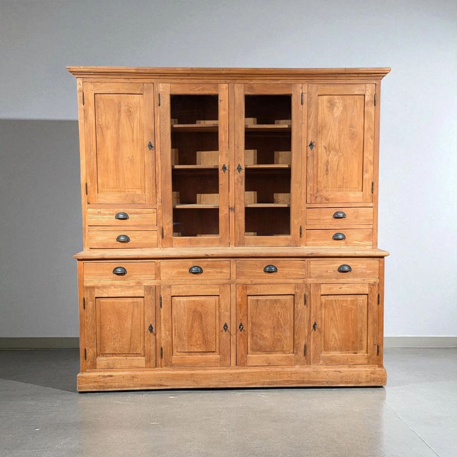 Buffetkast – Vitrinekast teakhout met optie restyling naar wens – H209 x B210 x D52