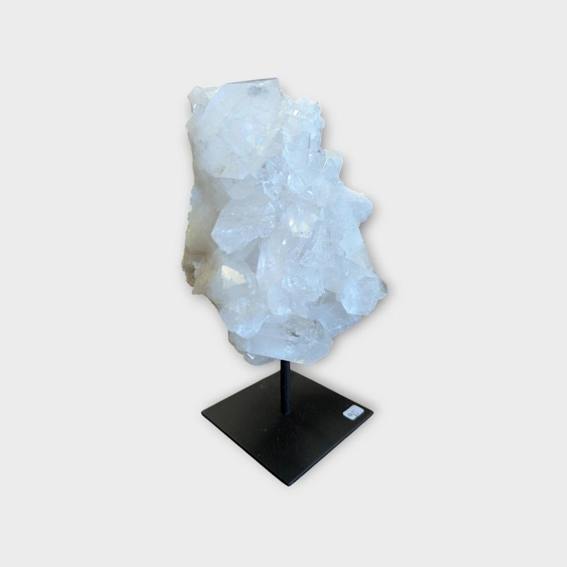 Bergkristal op standaard Brazilië – Edelsteen H19 x B14 cm