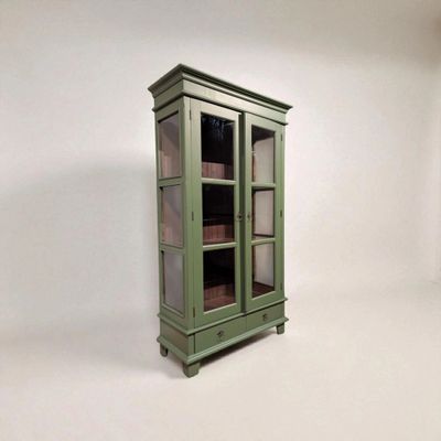 Vitrinekast olijfgroen – Teakhout binnenzijde – Landelijke kast H170 x B94 x D40 Vitrinekast olijfgroen – Teakhout binnenzijde – Landelijke kast H170 x B94 x D40