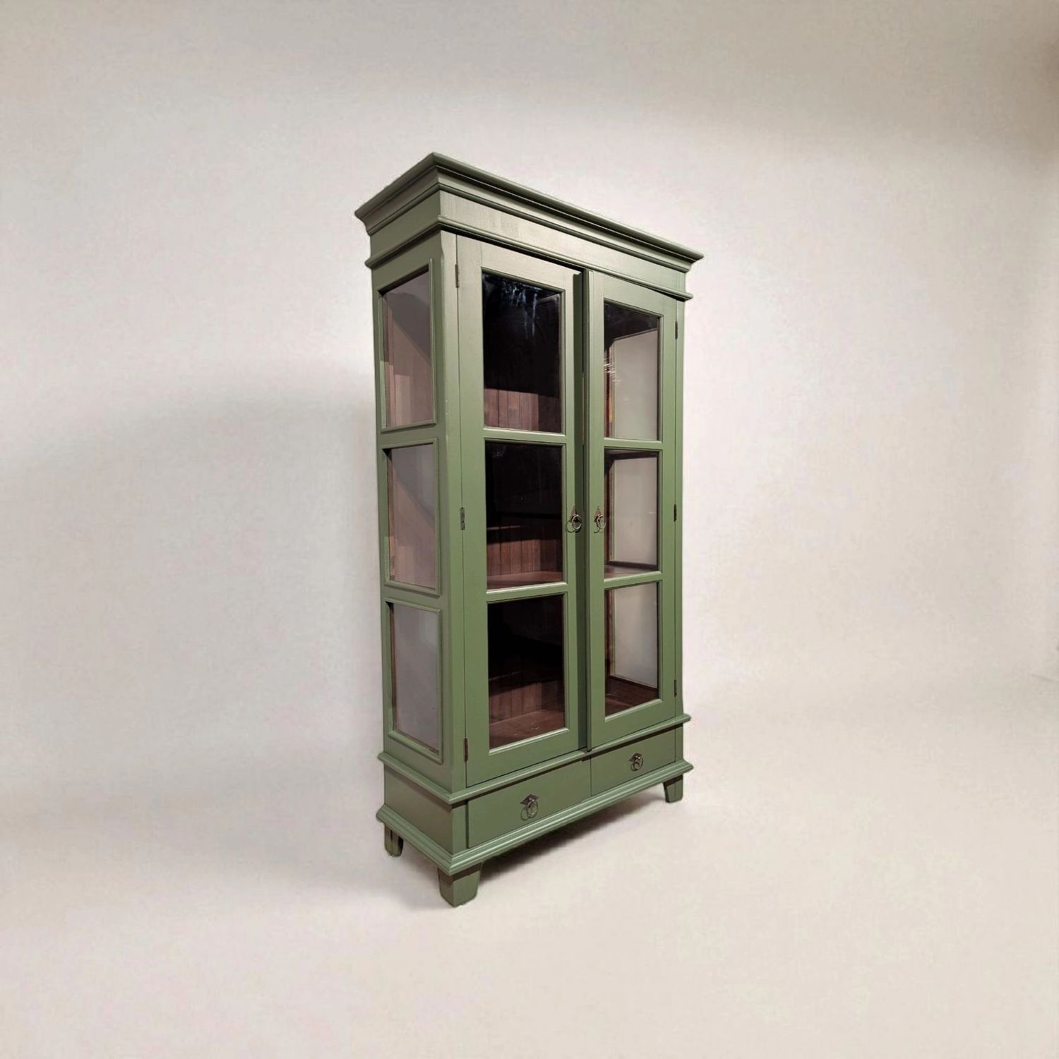 Vitrinekast olijfgroen – Teakhout binnenzijde – Landelijke kast H170 x B94 x D40