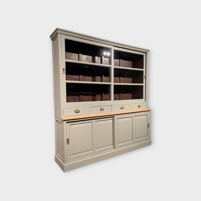 Sideboard aus taupefarbenem Teakholz – Sideboard im Landhausstil mit Schiebetüren (H 213 x B 207 x T 48 cm)
