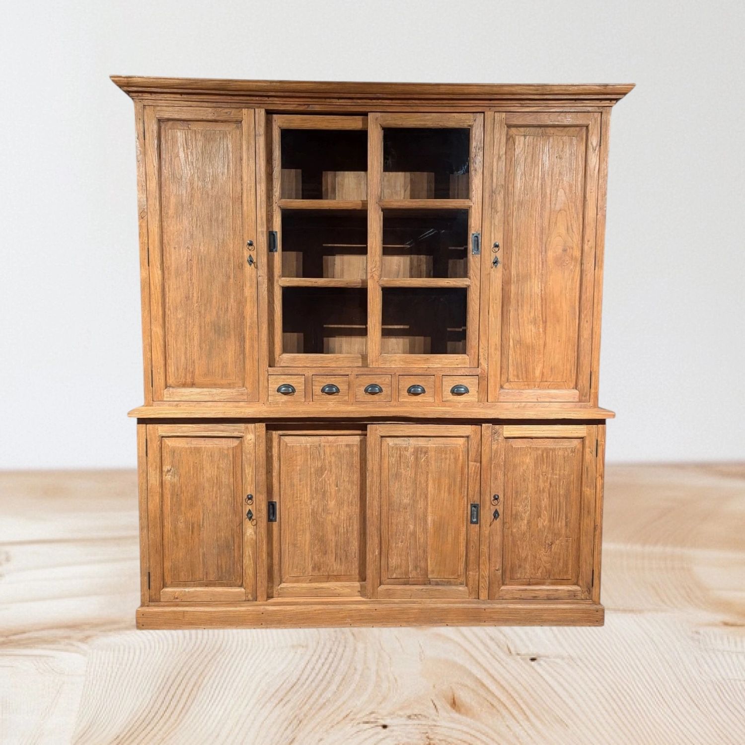 Country-style buffet cabinet brushed teak – 215 cm Brushed teak sideboard – Robust country-style sideboard (H 230 x W 215 x D 58 cm)