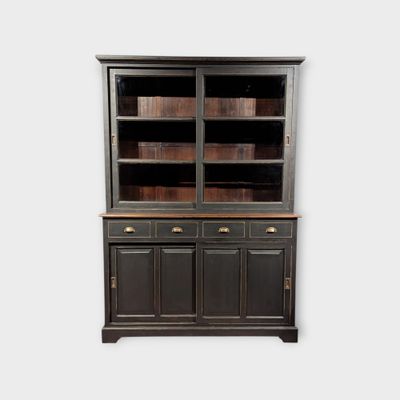 Buffetkast zwart teakhout mat – 157 cm Sideboard aus schwarzem Teakholz, matt, mit Vitrinentüren und Schubladen, Vitrine im Landhausstil, 157 cm