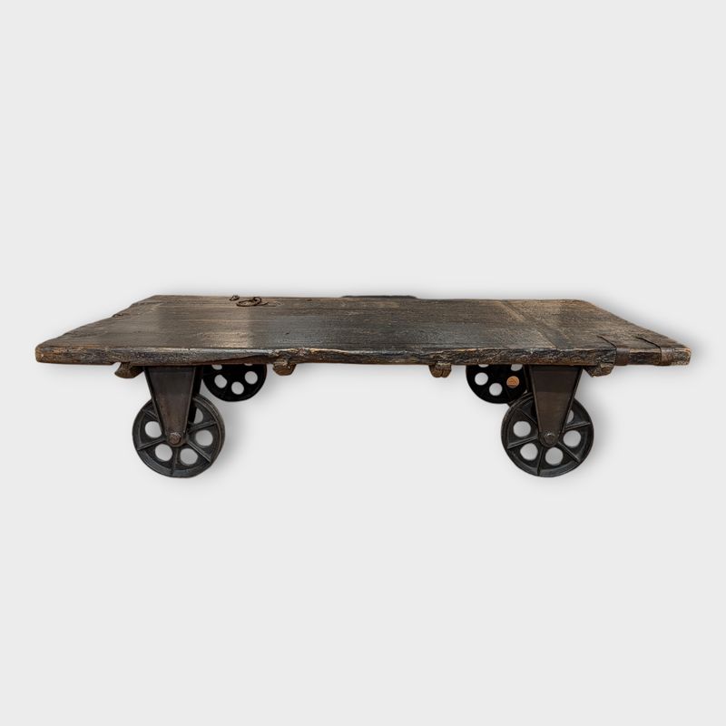 Salontafel Eikenhout Landelijke Stijl – Authentieke Staldeur met Wagonwielen – 41 x 95 x 175 cm Salontafel Eikenhout Landelijke Stijl – Authentieke Staldeur met Wagonwielen – 41 x 95 x 175 cm