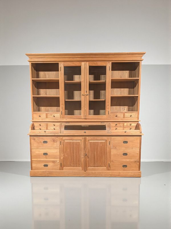 Grutterskast teakhout landelijk – met bolglazen klep en restyling naar wens – H 220 x B 210 x D 55 Grutterskast teakhout landelijk – met bolglazen klep en restyling naar wens – H 220 x B 210 x D 55