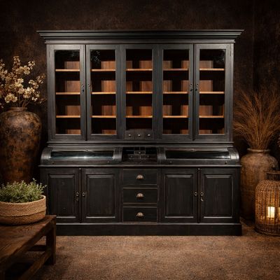 Zwarte buffet- & grutterskasten