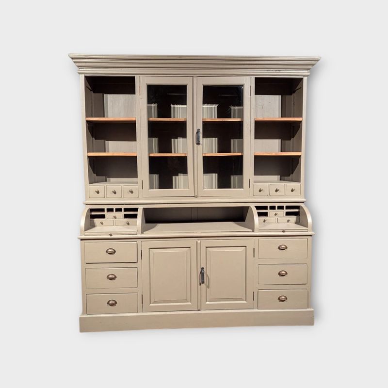 Grutterskast / Buffetschrank in warmer Tonfarbe – Teakholzschrank mit viel Stauraum