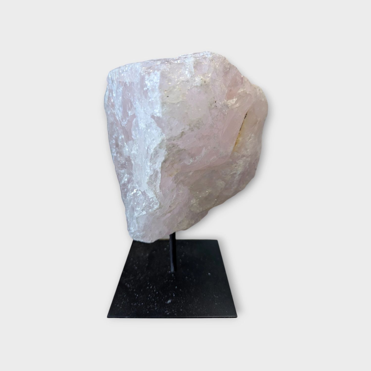 Rozenkwarts op Standaard – Edelsteen van Liefde &amp; Harmonie | H 20 x B 17 cm