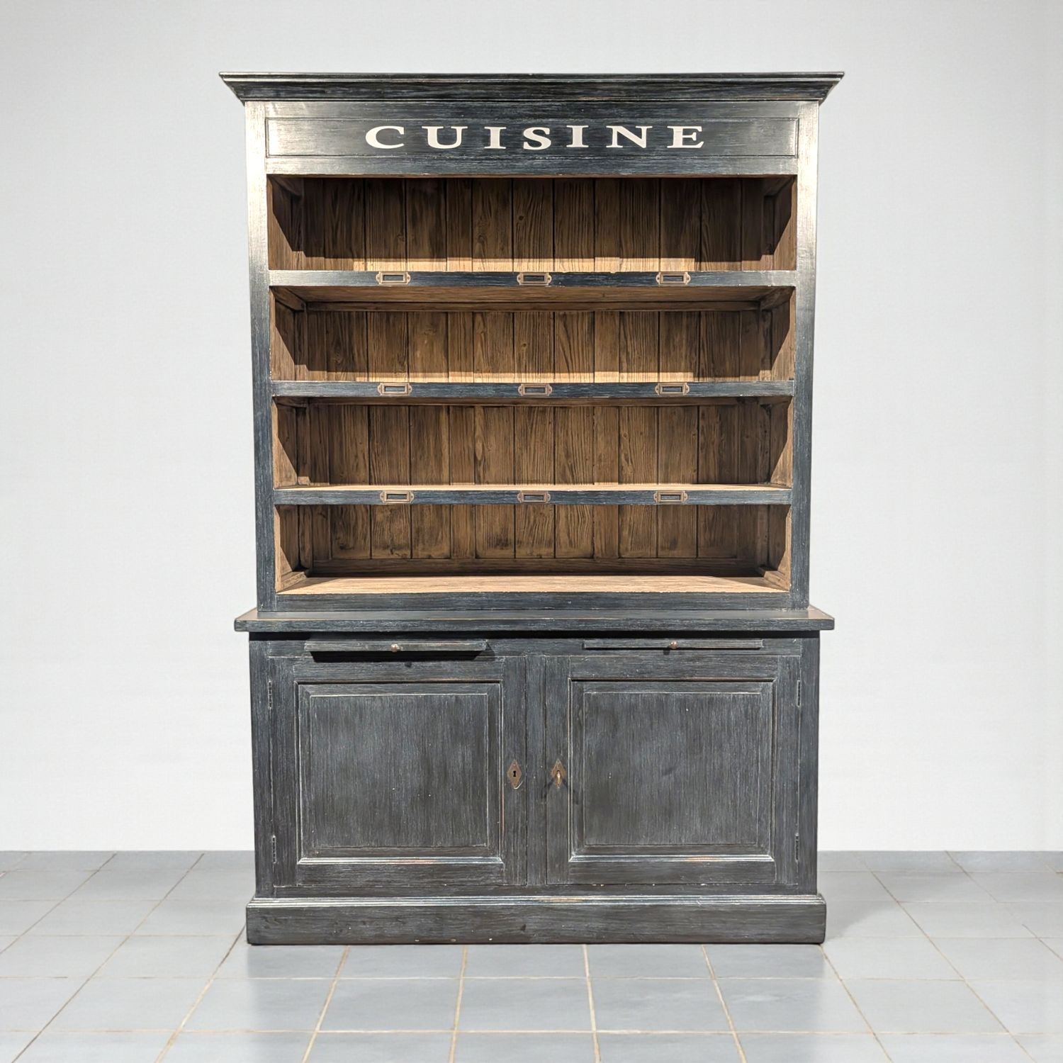 Küchenschrank aus Teakholz im Landhausstil – Dunkelgraue Lackierung mit robustem Holz – H 220 x B 155 x T 53