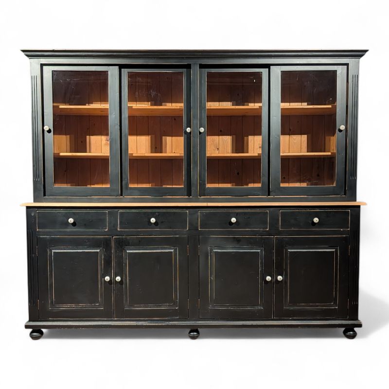 Buffetkast zwart landelijk – grutterskast grenenhout extra laag 230 cm Buffetkast zwart landelijk – grutterskast grenenhout extra laag 230 cm