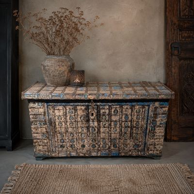India dekenkist hout | Oude houten dekenkist blauw gepatineerd | Gangkist | Halkist | Speelgoedkist | Opbergkist landelijk | 146 cm