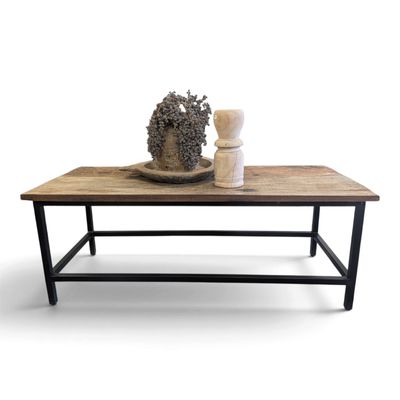 Landelijke Salontafel Oud Hout met Zwart Metalen Onderstel – 120 × 50 × 46 cm