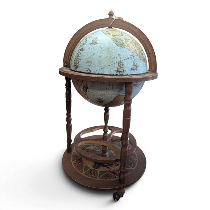 Blauwe Vintage Bar Globe Wijnkast op Wielen – Wereldbol Minibar H 92 × Ø 47 cm