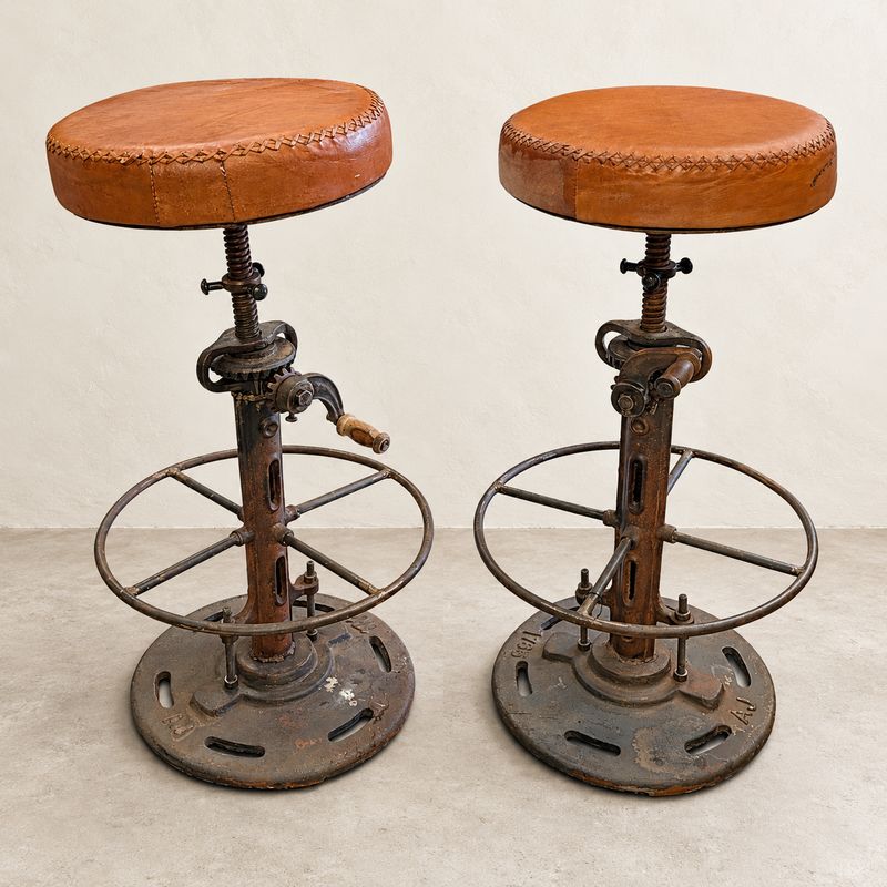 Barkruk leer cognac verstelbaar 47 tot 85 cm | Industriële vintage barkruk met metalen onderstel