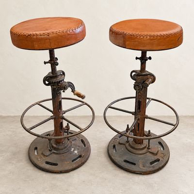 Barkruk leer cognac verstelbaar 47 tot 85 cm | Industriële vintage barkruk met metalen onderstel