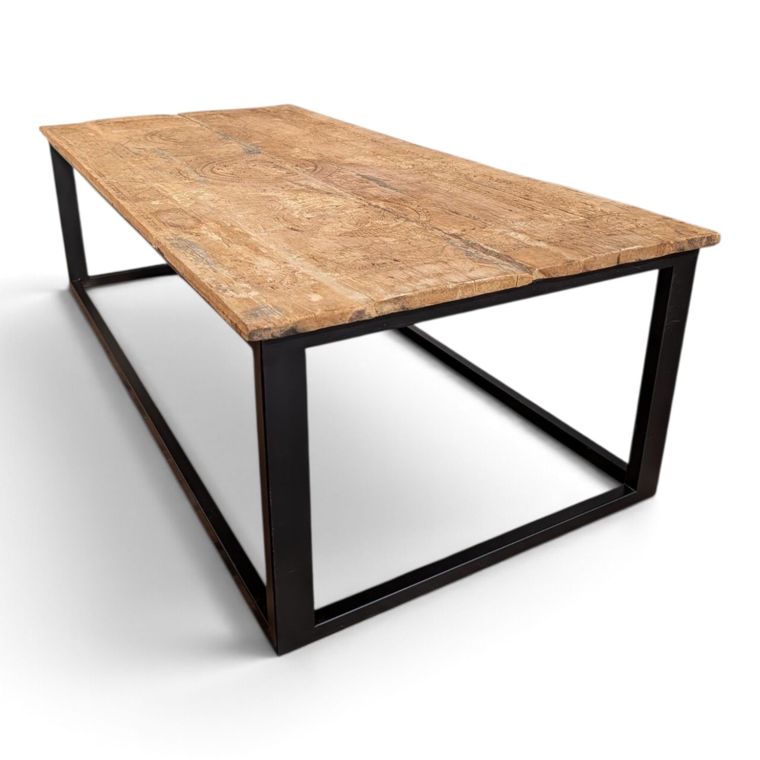 Salontafel hout met zwart metalen onderstel – rechthoekig met decoratief blad, 140 x 67 cm
