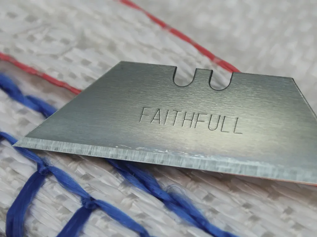 Faithfull General-purpose Heavy Duty Knife blades & Dispenser 100 Pack