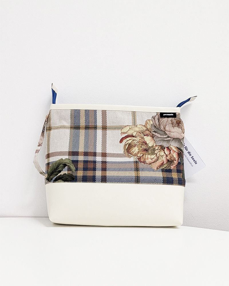 Einzelstück – Kosmetiktasche – Karo-Blüten Einzelstück – Kosmetiktasche – Karo-Blüten