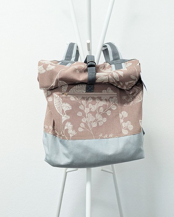 Einzelstück – Rolltop Backpack – Blätter Einzelstück – Rolltop Backpack – Blätter
