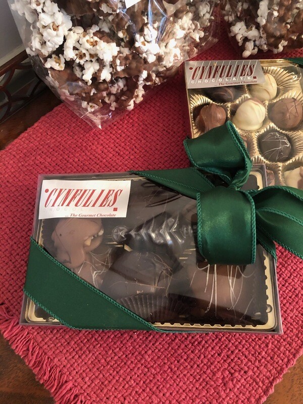 Medium Creamy Caramel Turtles Gift Box (6 ct.)