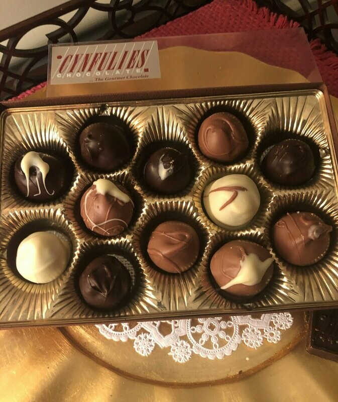 European-Style Gourmet Chocolate Truffles Gift Box (12 ct.)