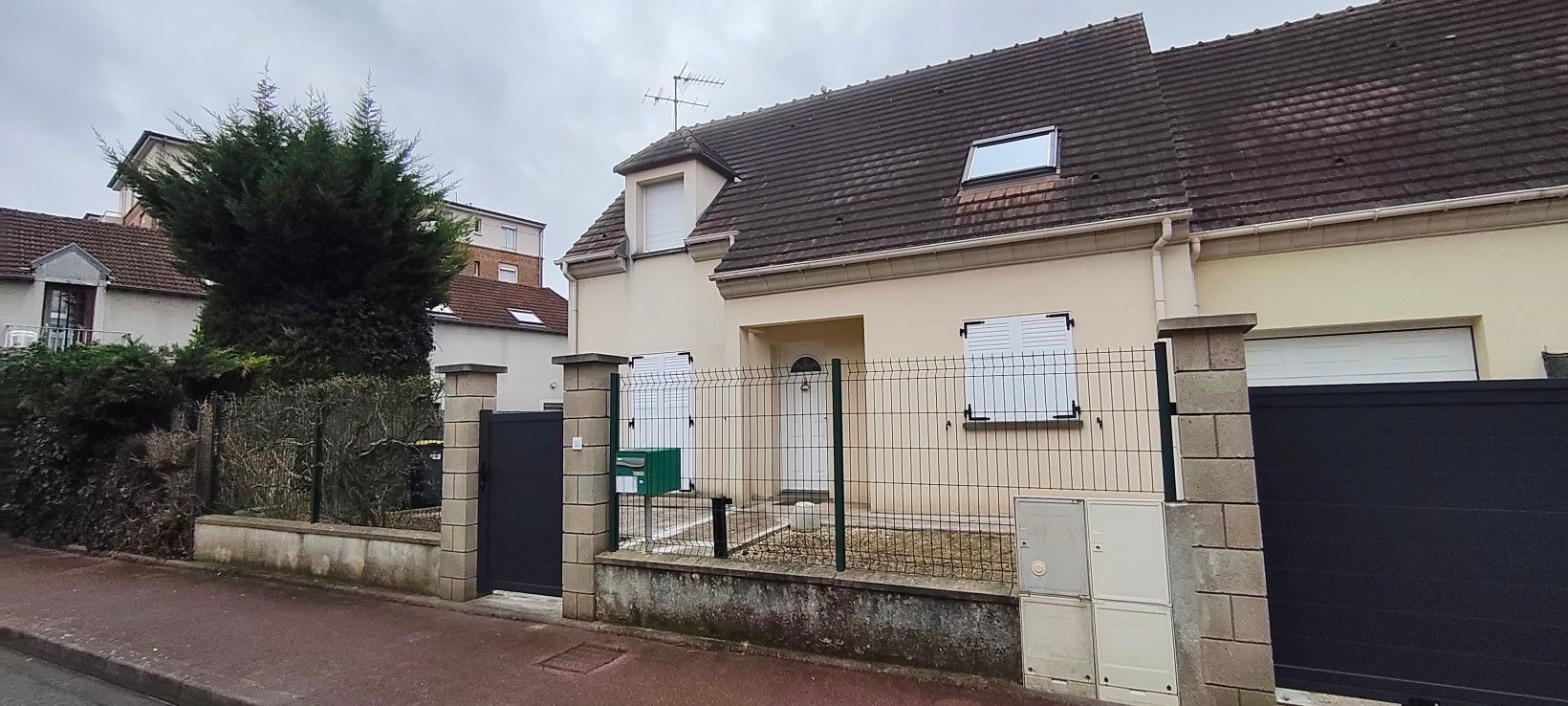 Corbeil Essonnes maison 7p. Proche toutes commodités