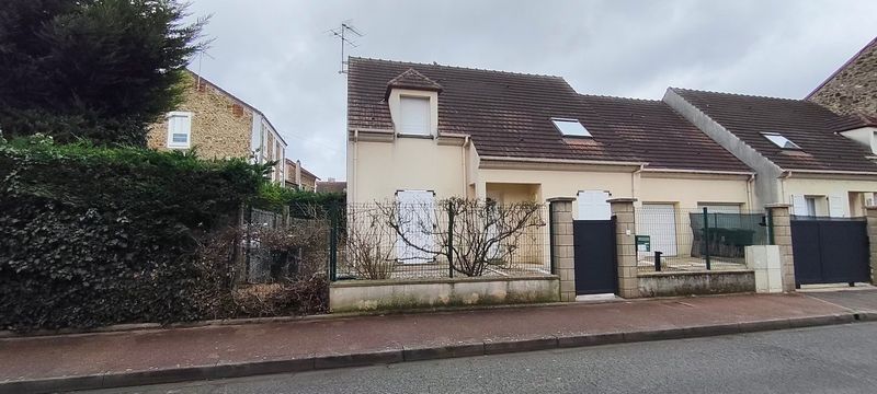 Corbeil Essonnes maison 7p. Proche toutes commodités