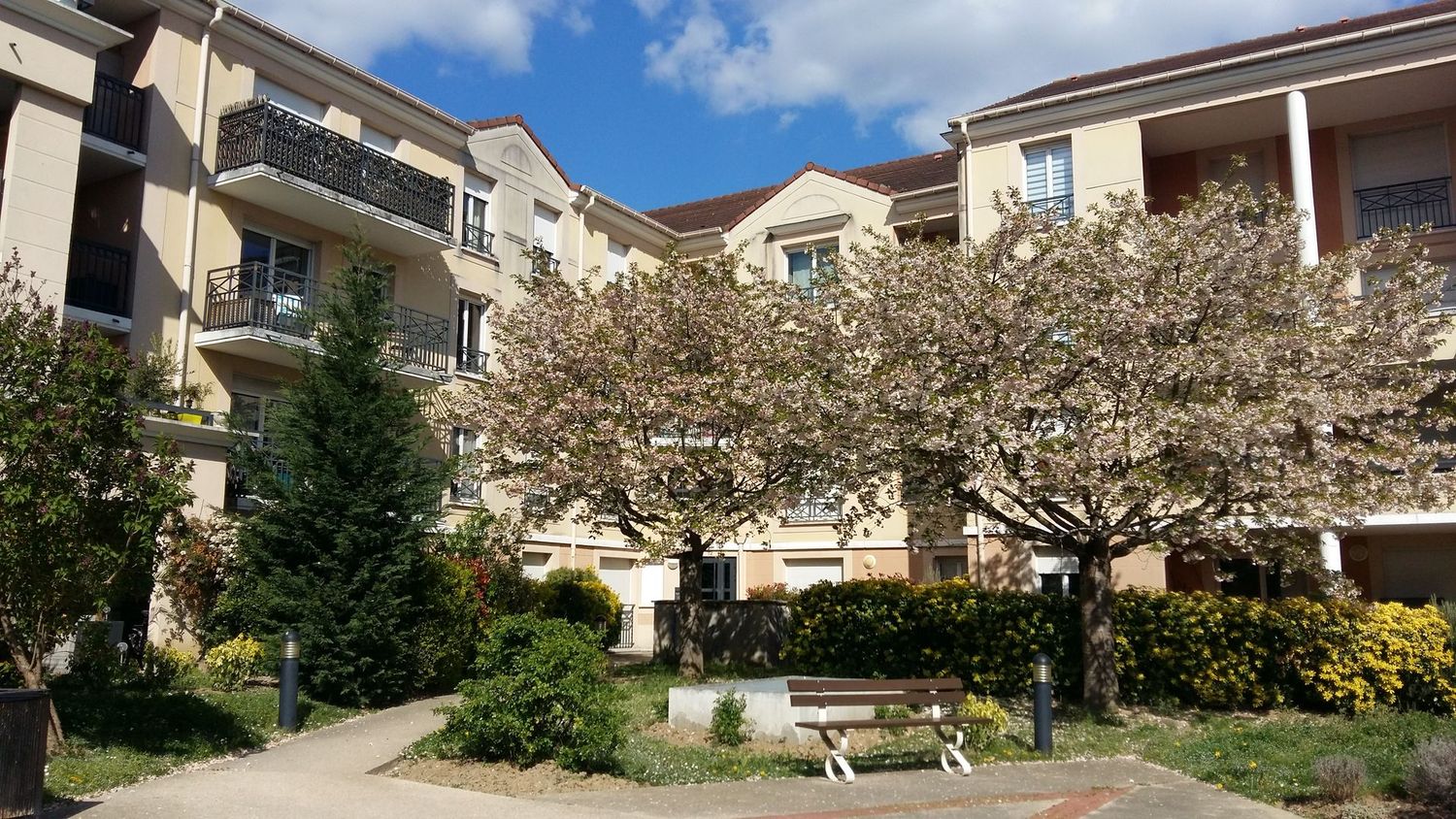 CORBEIL ESSONNES F2 AVEC BALCON