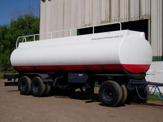 Acoplado acero al carbono de  25 m3 para transporte de sustancias varias 3 ejes