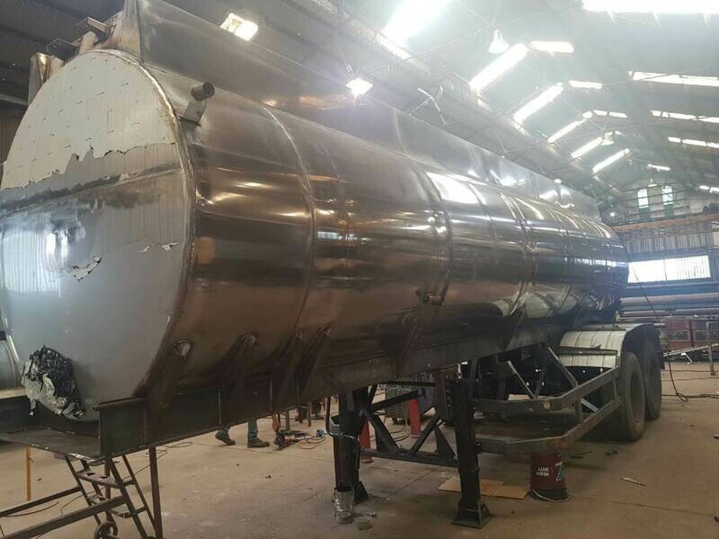Semirremolque acero inoxidable para combustible y otras sustancias de 28 m3 2T