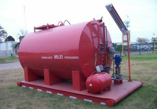 Batería de tanques con pileta de contención de 50 m3 cada uno con sistema de despacho