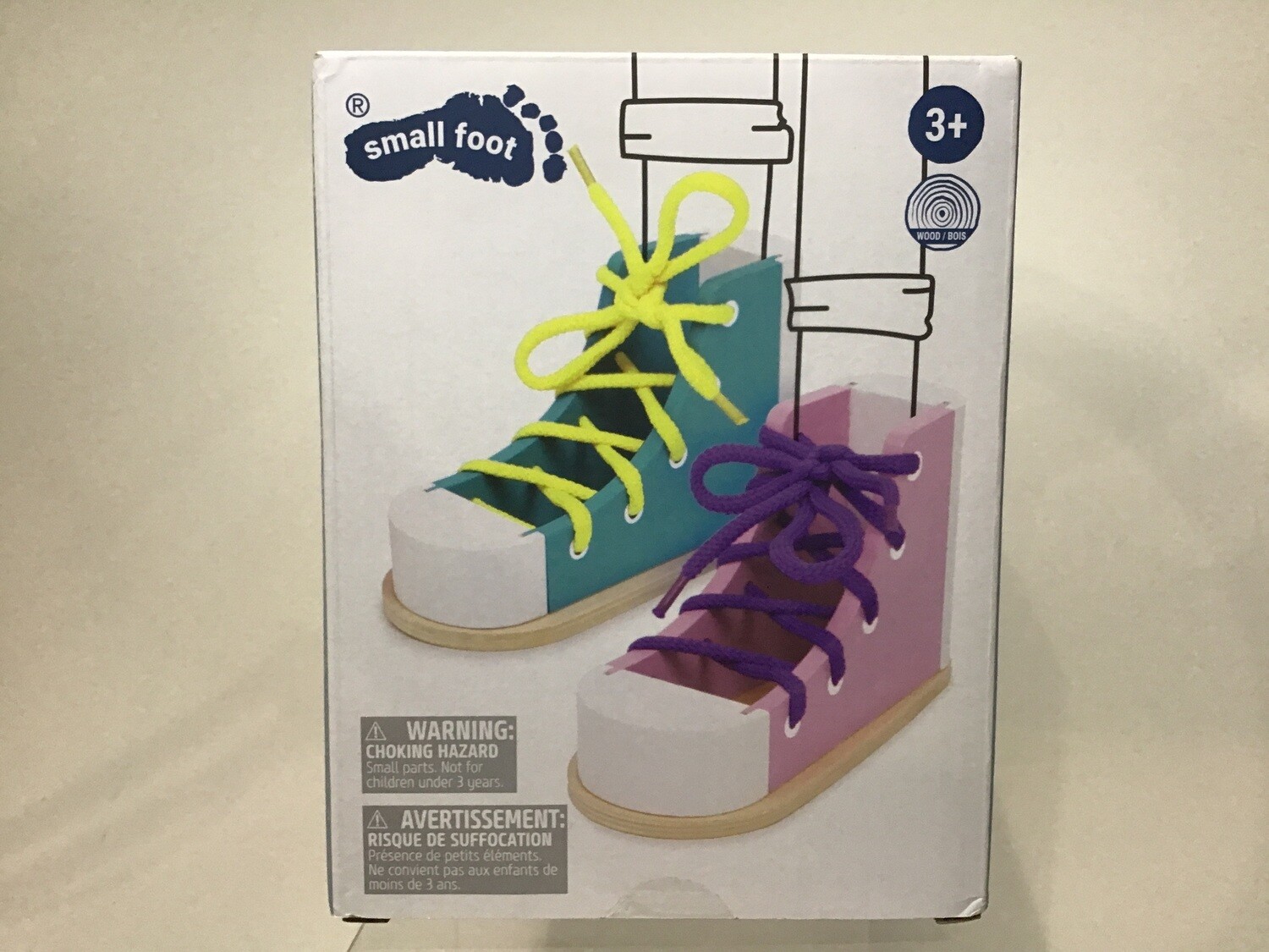 Colorful threading shoes