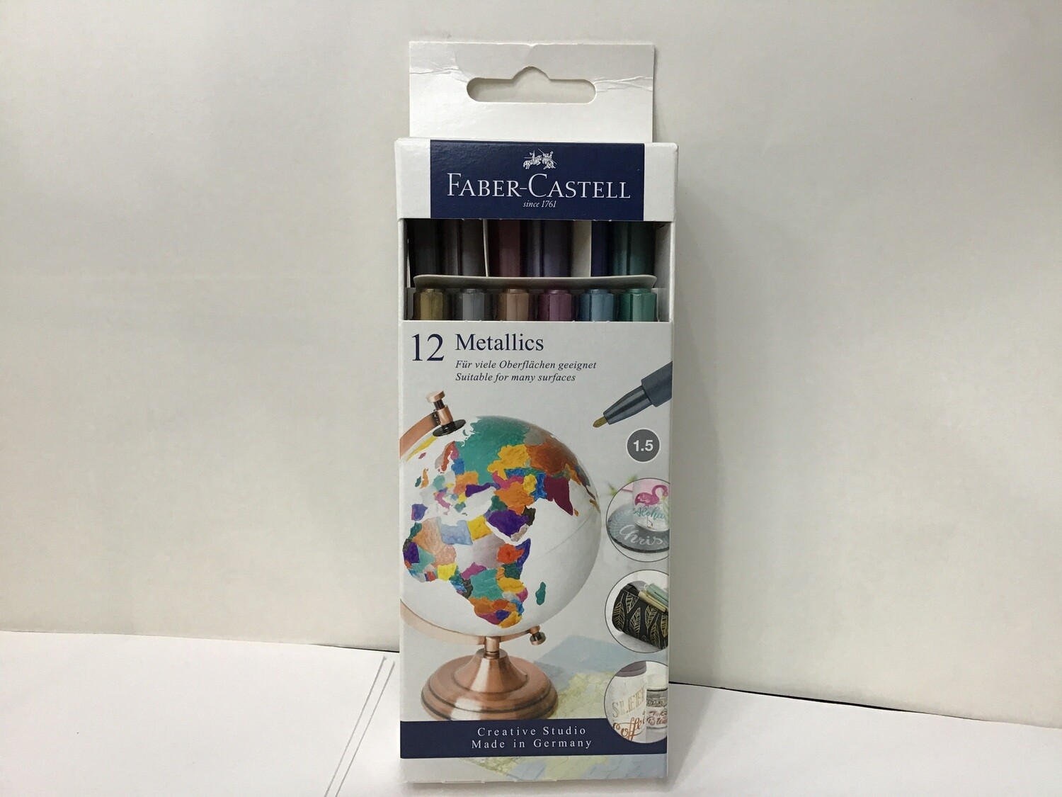 12 metallic markers box