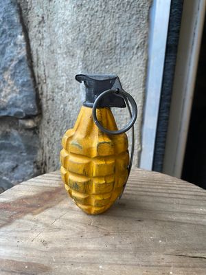 US WW2 Yellow MKII Frag Grenade Reproduction With Metal Spoon &amp; Ring (Aged Aspect)
