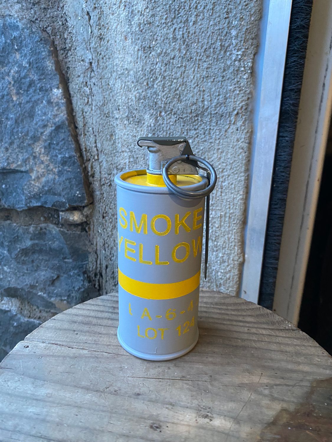 US WW2 M18 Smoke Grenade Reproduction With Metal Spoon &amp; Ring