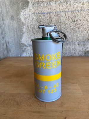 US WW2 M18 Green Smoke Grenade Reproduction With Metal Spoon &amp; Ring
