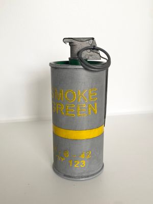US WW2 M18 Green Smoke Grenade Reproduction With Metal Spoon &amp; Ring (Aged Aspect)