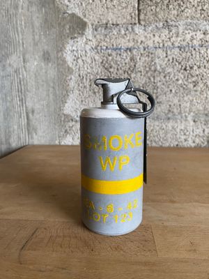 US WW2 M15 Smoke WP Grenade Reproduction With Metal Spoon &amp; Ring (Aged Aspect)