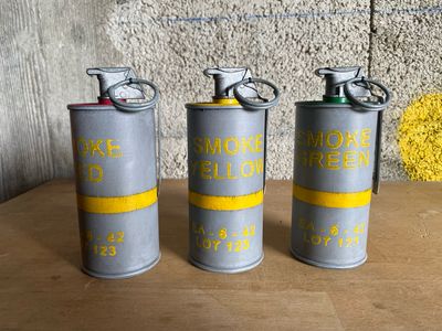 x3 US WW2 M18 Smoke Grenades Reproductions With Metal Spoons &amp; Rings - Red / Yellow / Green (Aged Aspect)