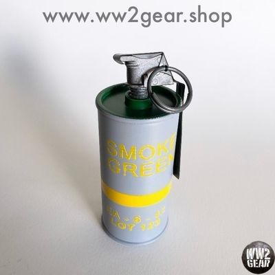 US WW2 M16 / M18 Green Smoke Grenade Reproduction with Metal Spoon &amp; Ring