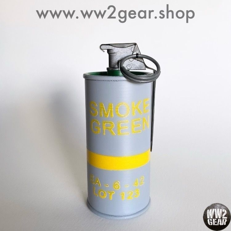 US WW2 M16 / M18 Green Smoke Grenade Reproduction with Metal Spoon &amp; Ring